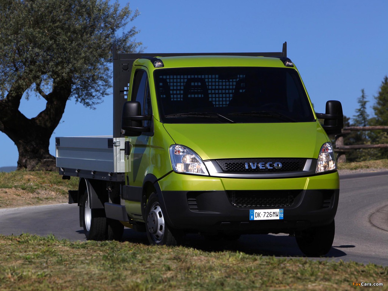 Photos of Iveco EcoDaily Chassis Cab 2009–11 (1280 x 960)