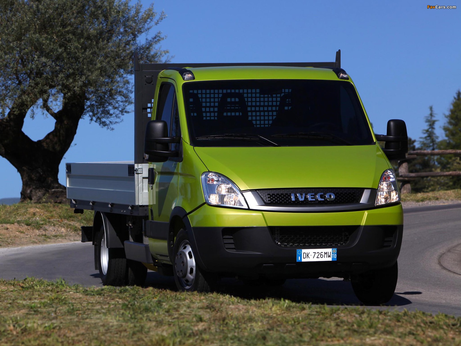 Photos of Iveco EcoDaily Chassis Cab 2009–11 (1600 x 1200)