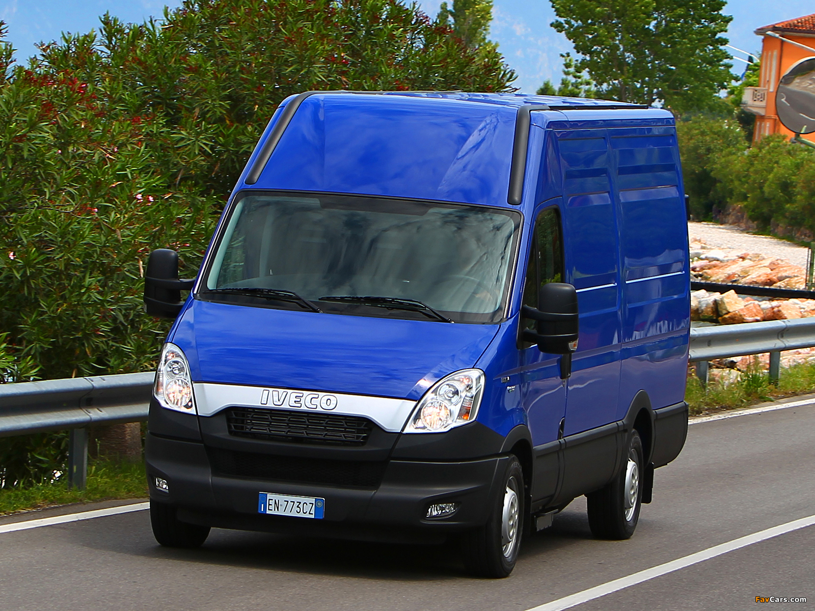 Photos of Iveco Daily Van Natural Power 2011–14 (1600 x 1200)