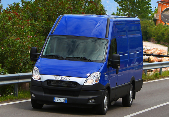 Photos of Iveco Daily Van Natural Power 2011–14