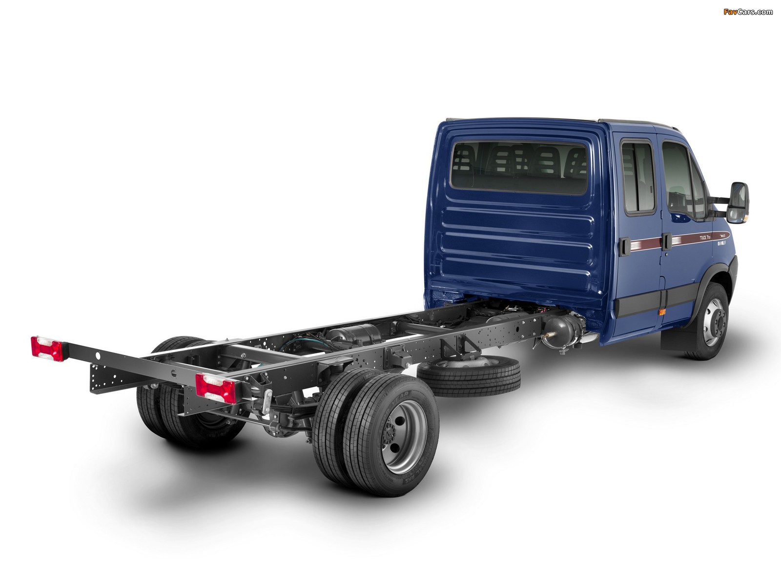 Photos of Iveco Daily Crew Cab Chassis BR-spec 2012 (1600 x 1200)