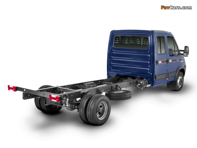 Photos of Iveco Daily Crew Cab Chassis BR-spec 2012 (640 x 480)