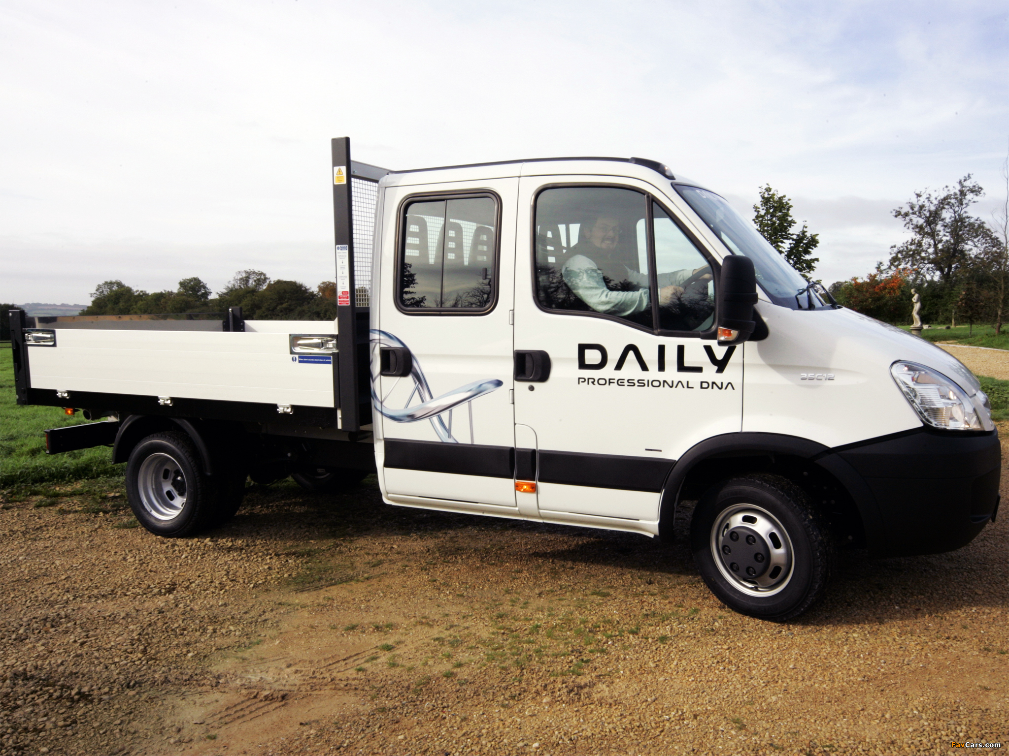 Pictures of Iveco Daily Crew Cab UK-spec 2006–09 (2048 x 1536)