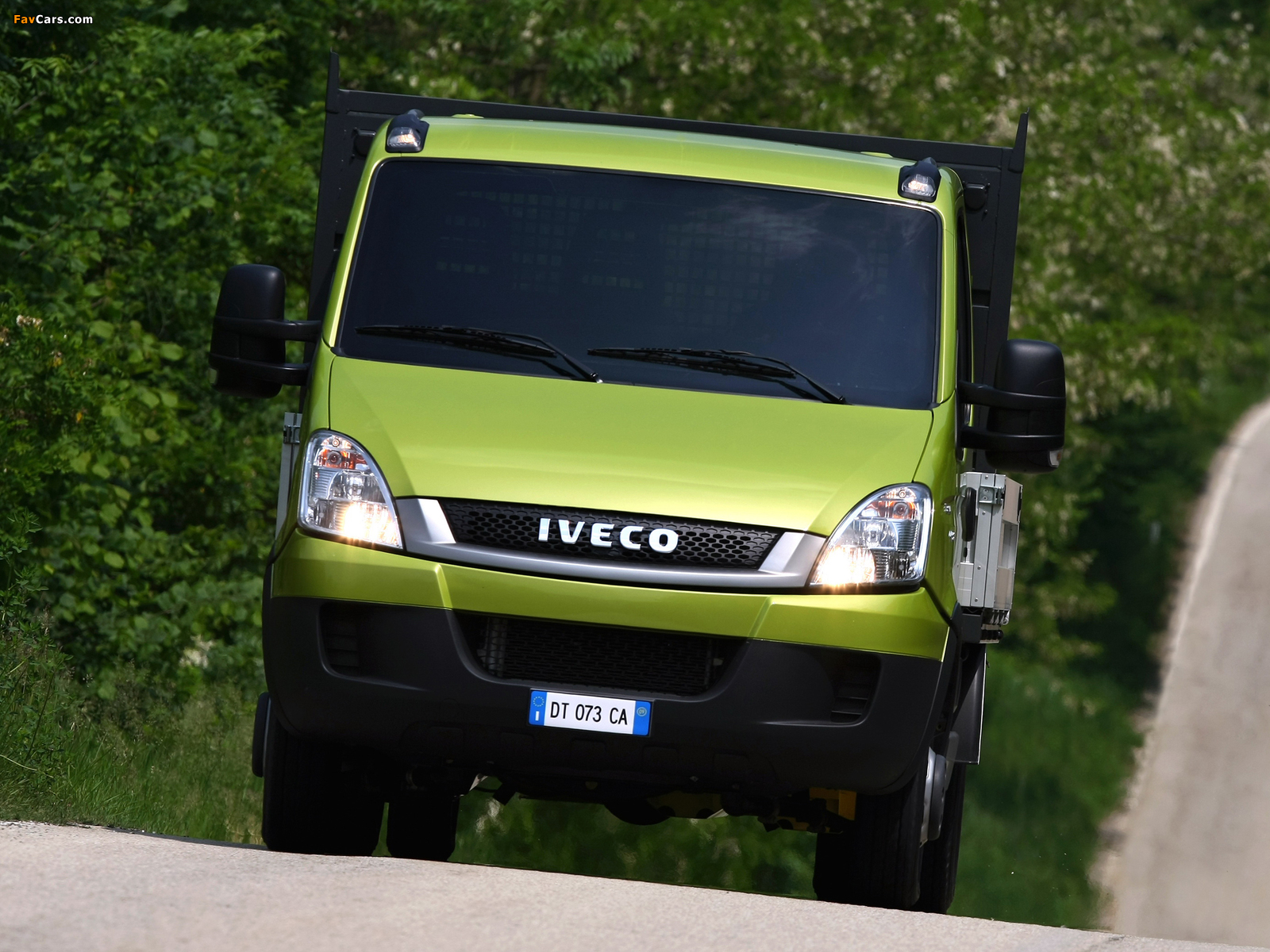 Pictures of Iveco EcoDaily Chassis Cab 2009–11 (1600 x 1200)