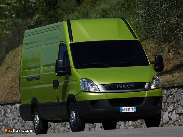 Iveco EcoDaily Van 2009–11 wallpapers (640 x 480)