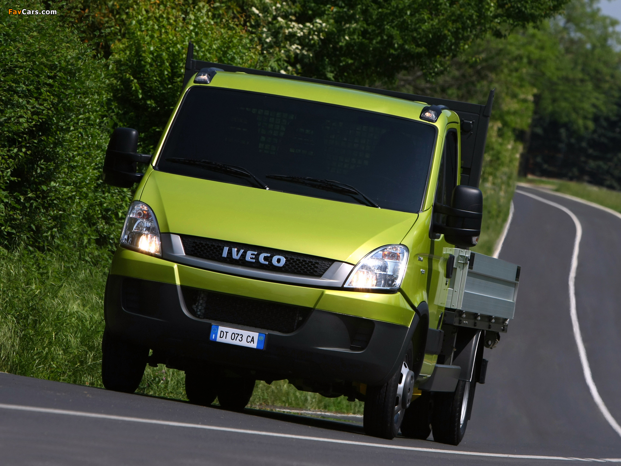 Iveco EcoDaily Chassis Cab 2009–11 wallpapers (1280 x 960)