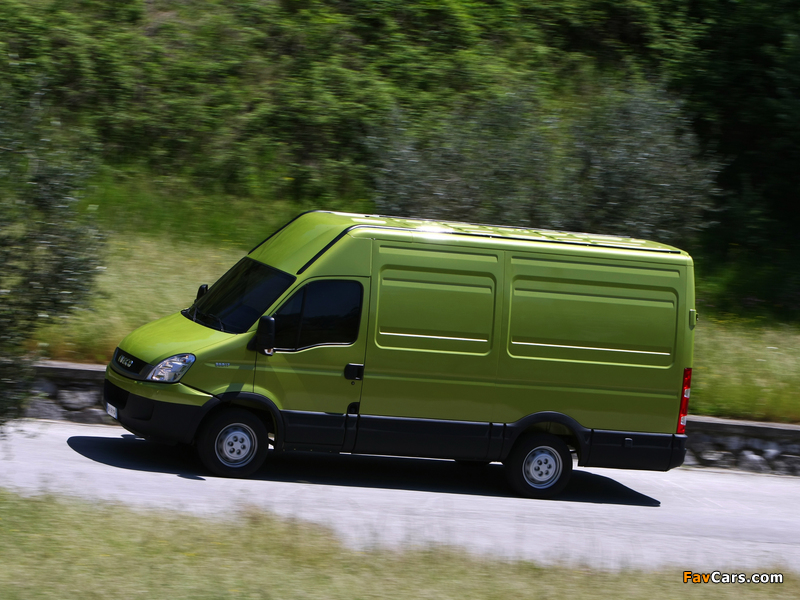 Iveco EcoDaily Van 2009–11 wallpapers (800 x 600)