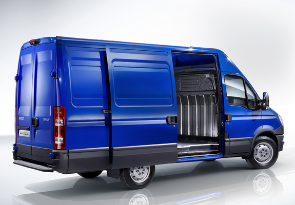 Iveco Daily Van 2011–14 wallpapers