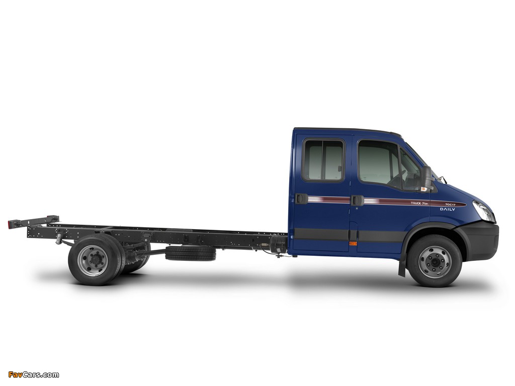 Iveco Daily Crew Cab Chassis BR-spec 2012 wallpapers (1024 x 768)
