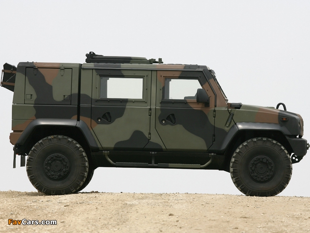 Photos of Iveco Lince LMV 2001 (640 x 480)