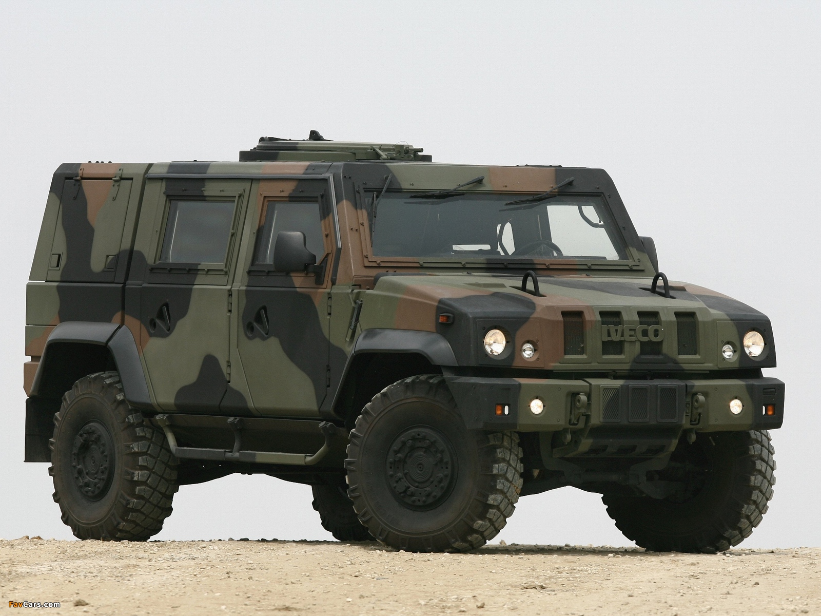 Iveco Lince LMV 2001 wallpapers (1600 x 1200)