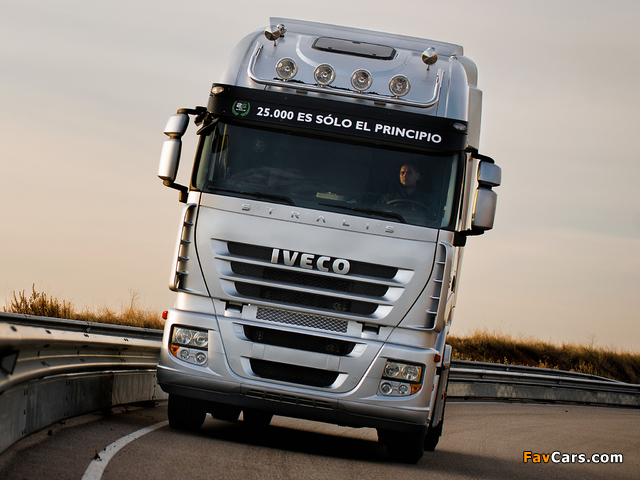 Images of Iveco Stralis 500 25.000 4x2 2012 (640 x 480)
