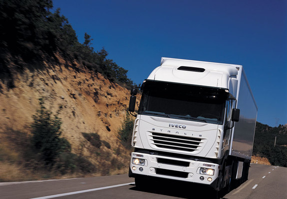 Iveco Stralis 2002–06 images