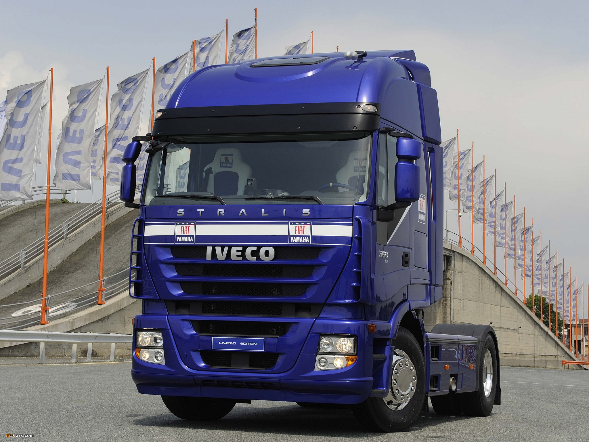 Photos of Iveco Stralis 560 ES 4x2 Fiat Yamaha Team Limited Edition 2010–12 (2048 x 1536)