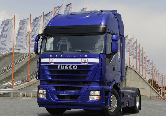 Photos of Iveco Stralis 560 ES 4x2 Fiat Yamaha Team Limited Edition 2010–12