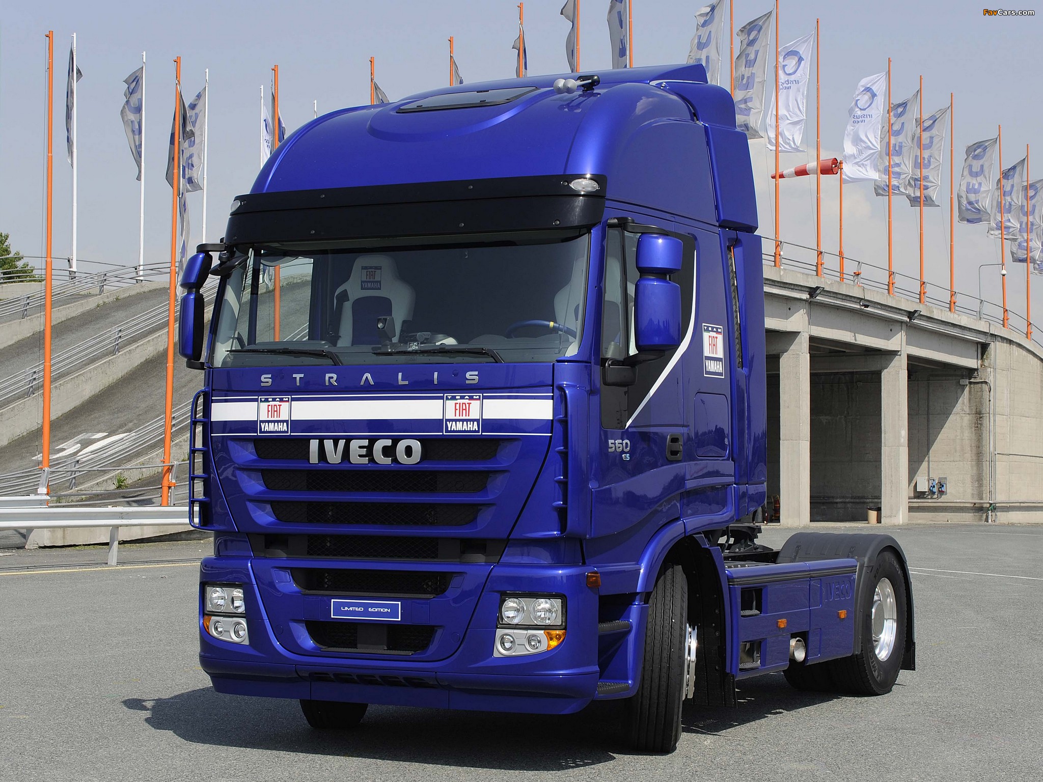 Photos of Iveco Stralis 560 ES 4x2 Fiat Yamaha Team Limited Edition 2010–12 (2048 x 1536)