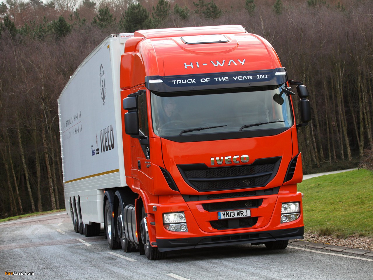 Photos of Iveco EcoStralis Hi-Way 460 6x2 UK-spec 2013 (1280 x 960)