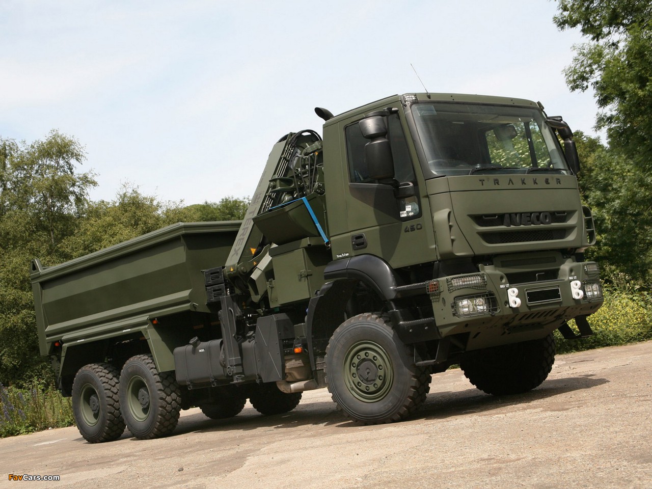 Iveco Trakker 6x6 Defence Vehicle 2012 wallpapers (1280 x 960)