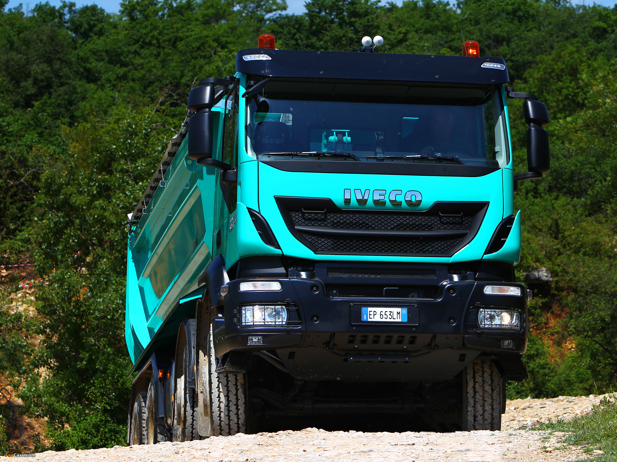 Pictures of Iveco Trakker Hi-Land 500 8x4 2013 (2048 x 1536)