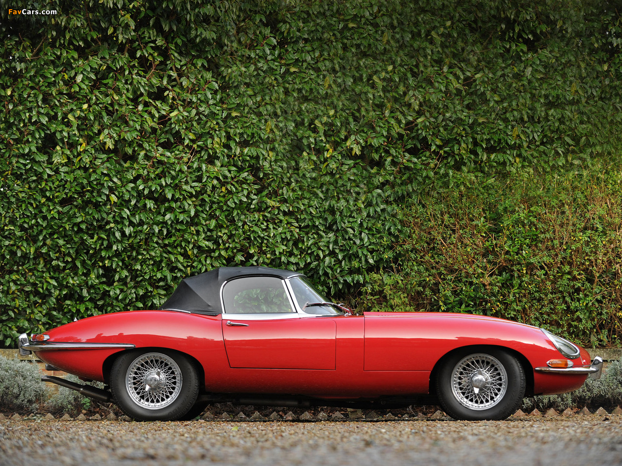 Images of Jaguar E-Type Open Two Seater UK-spec (Series I) 1961–67 (1280 x 960)