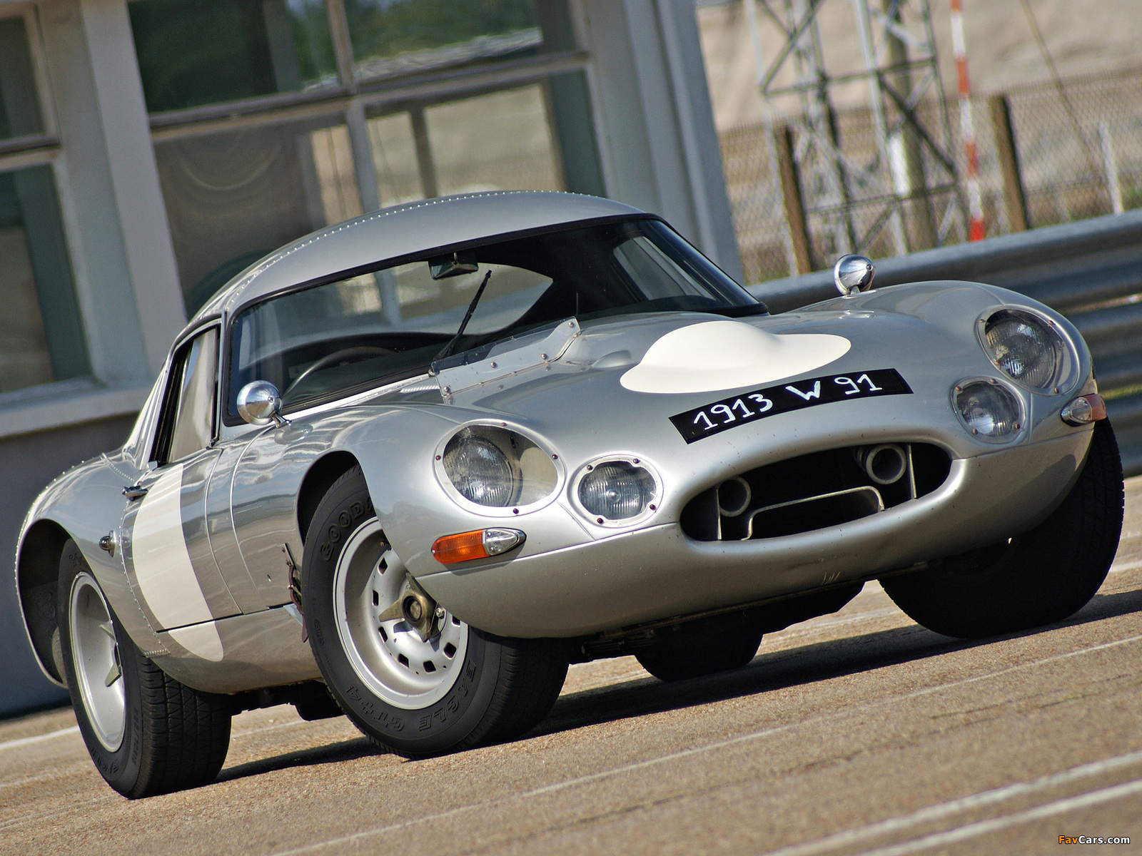 Images of Jaguar E-Type Low-Drag Coupe (Series I) 1962 (1600 x 1200)