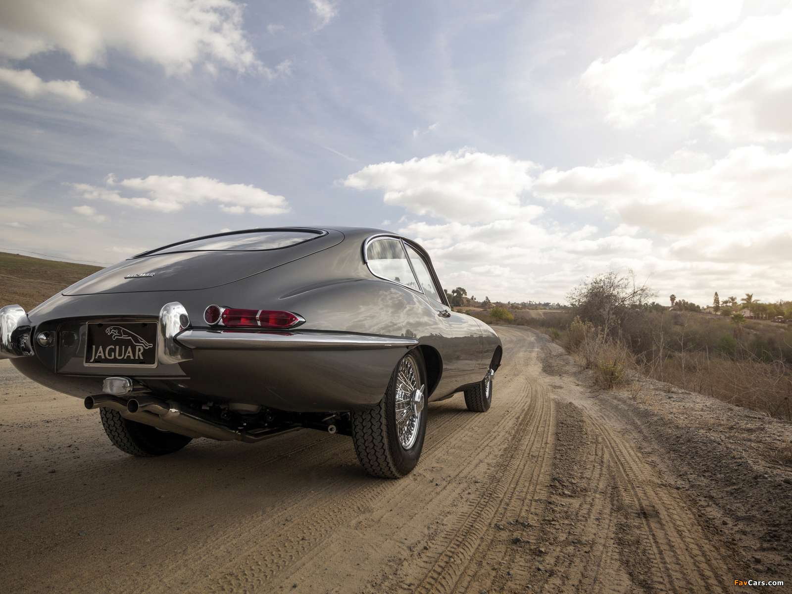 Images of Jaguar E-Type 3.8-Litre Fixed Head Coupe EU-spec (XK-E) 1962–1964 (1600 x 1200)
