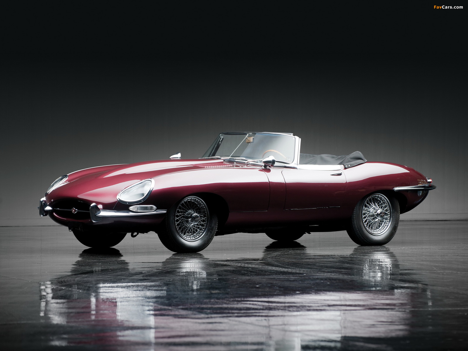 Images of Jaguar E-Type Open Two Seater (Series I) 1967–68 (1600 x 1200)