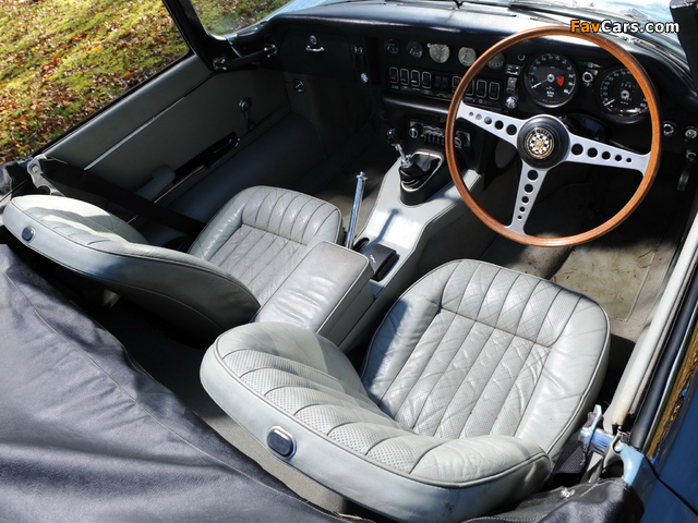 Images of Jaguar E-Type Open Two Seater UK-spec (Series II) 1968–71 (640 x 480)