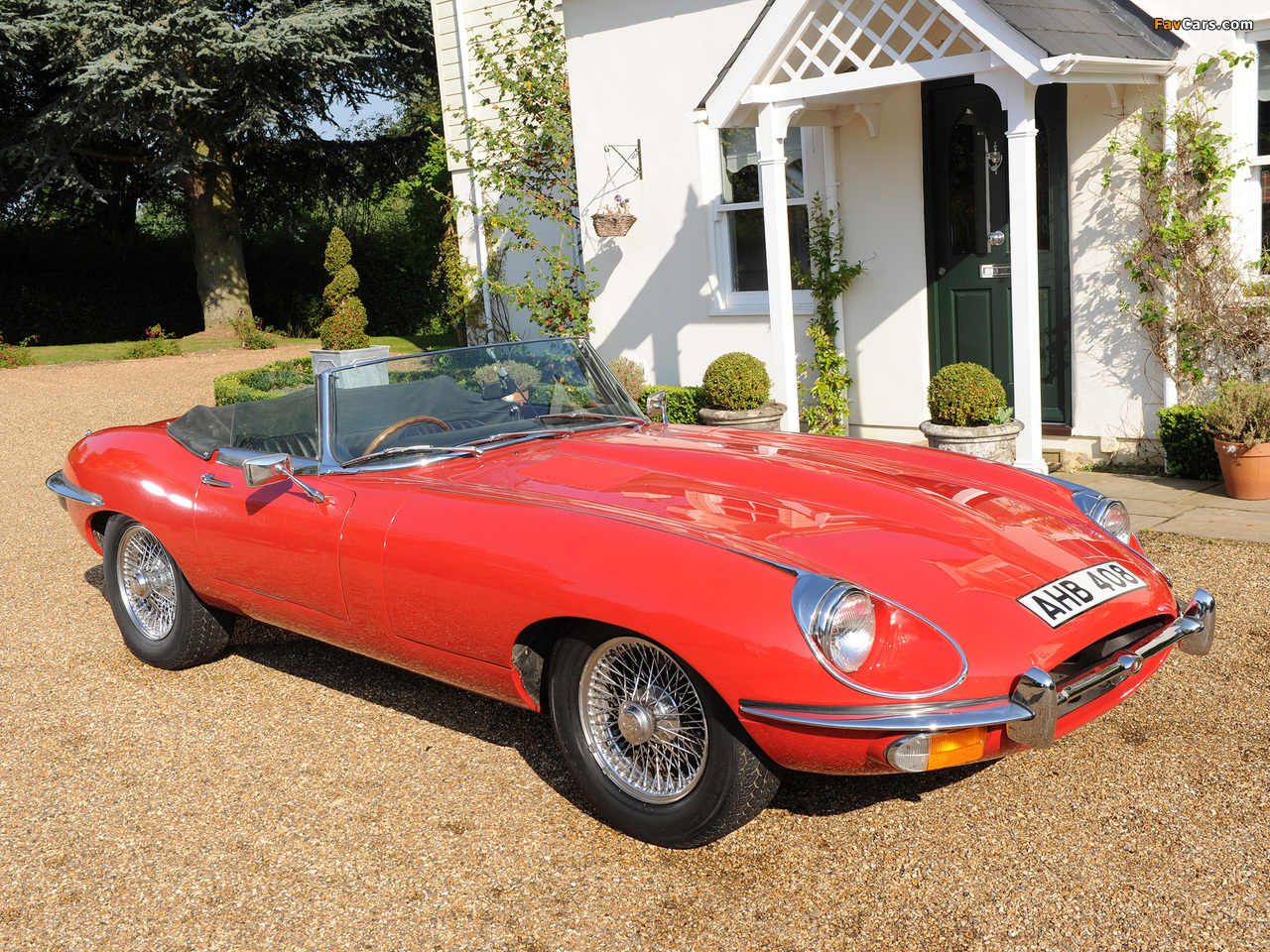 Images of Jaguar E-Type Open Two Seater (Series II) 1968–71 (1280 x 960)