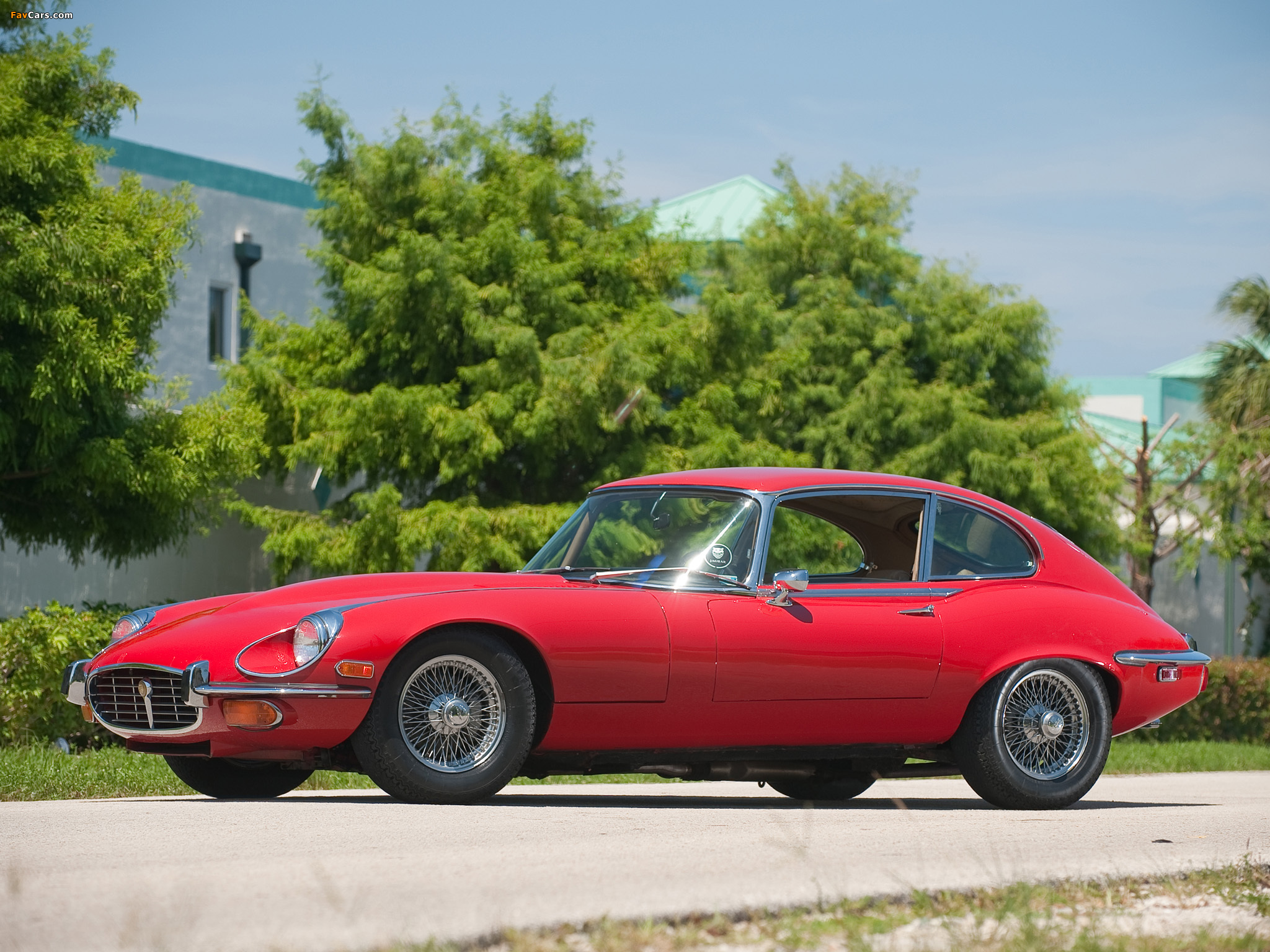 Images of Jaguar E-Type V12 Fixed Head Coupe US-spec (Series III) 1971–74 (2048 x 1536)