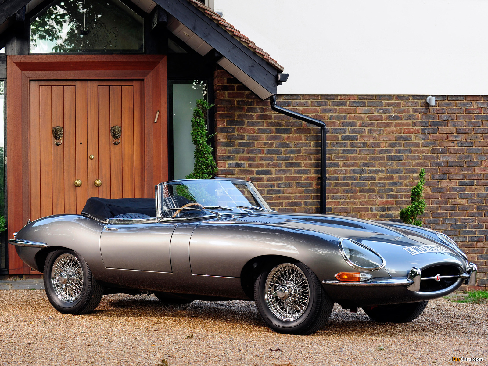 Jaguar E-Type Open Two Seater UK-spec (Series I) 1961–67 images (1600 x 1200)