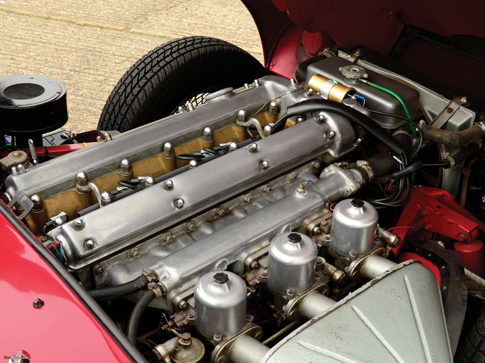 Jaguar E-Type Fixed Head Coupe 2+2 UK-spec (Series I) 1961–67 images (2048 x 1536)