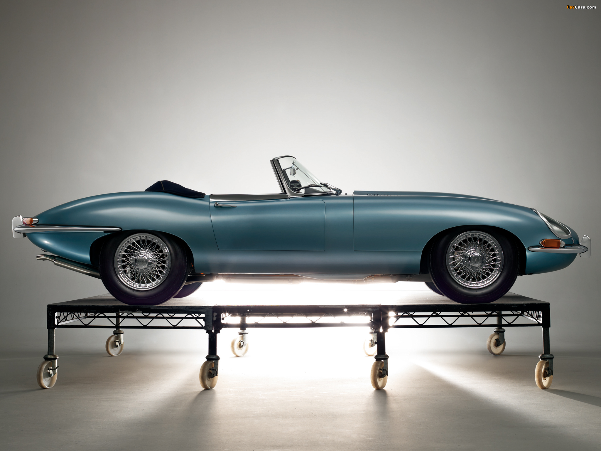 Jaguar E-Type Open Two Seater (Series I) 1961–67 pictures (2048 x 1536)