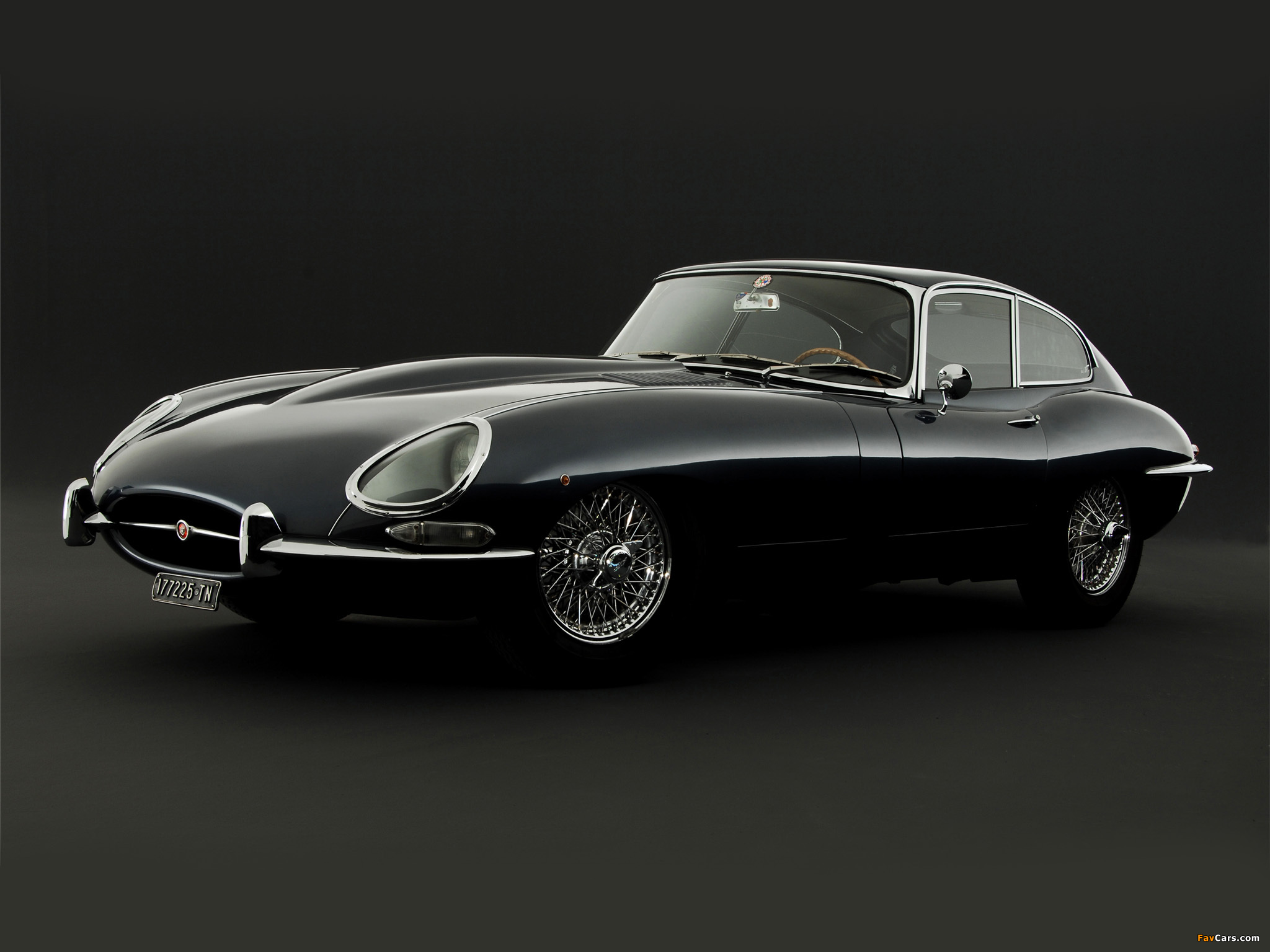 Jaguar E-Type Fixed Head Coupe (Series I) 1961–67 pictures (2048 x 1536)