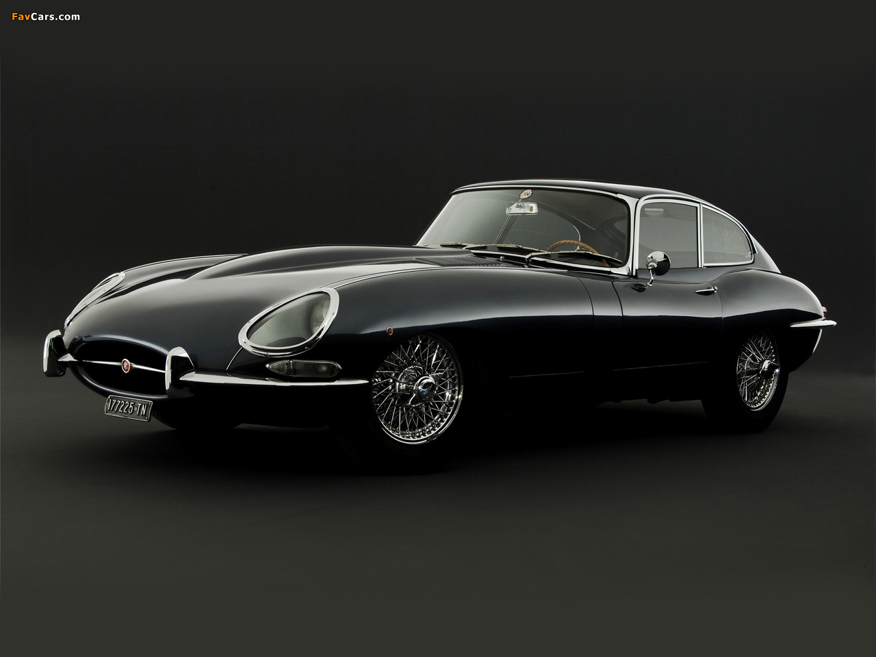 Jaguar E-Type Fixed Head Coupe (Series I) 1961–67 pictures (1280 x 960)