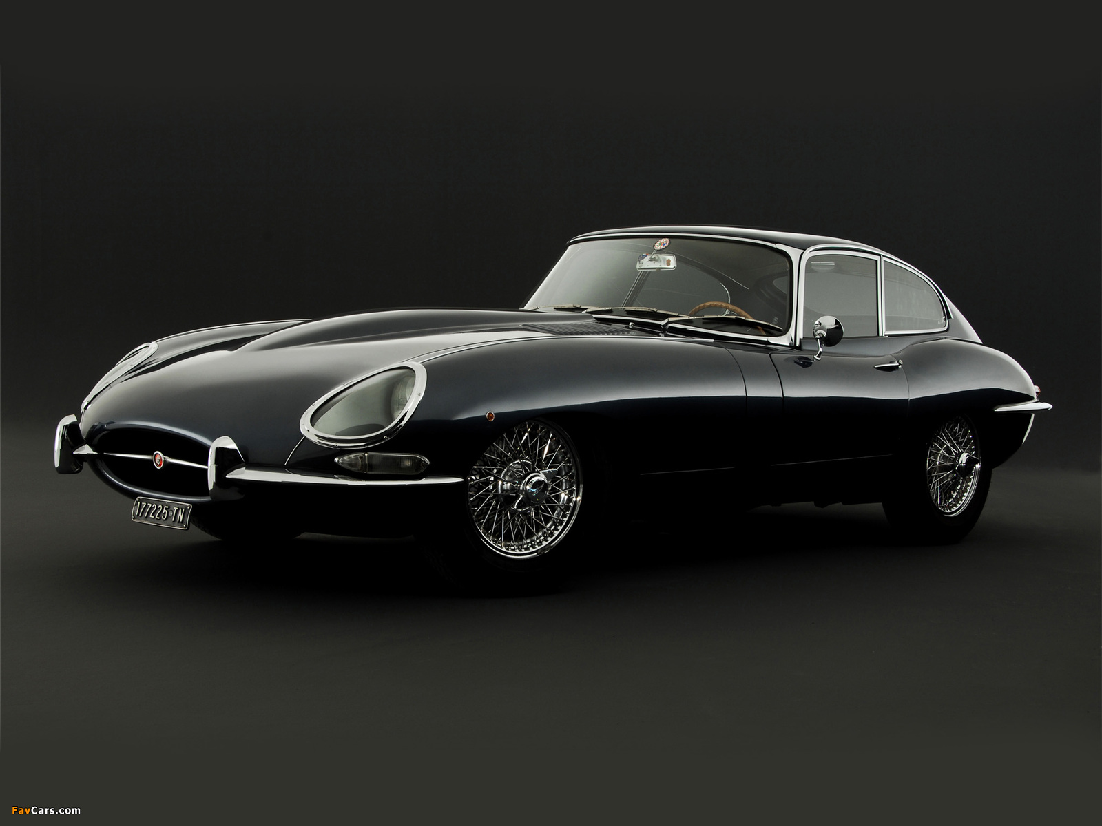 Jaguar E-Type Fixed Head Coupe (Series I) 1961–67 pictures (1600 x 1200)