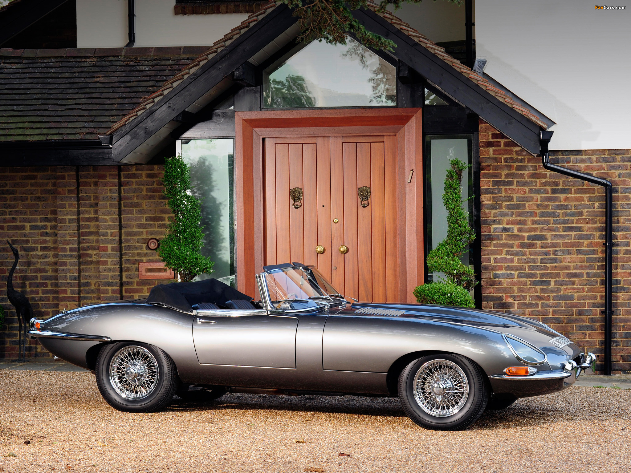 Jaguar E-Type Open Two Seater UK-spec (Series I) 1961–67 pictures (2048 x 1536)