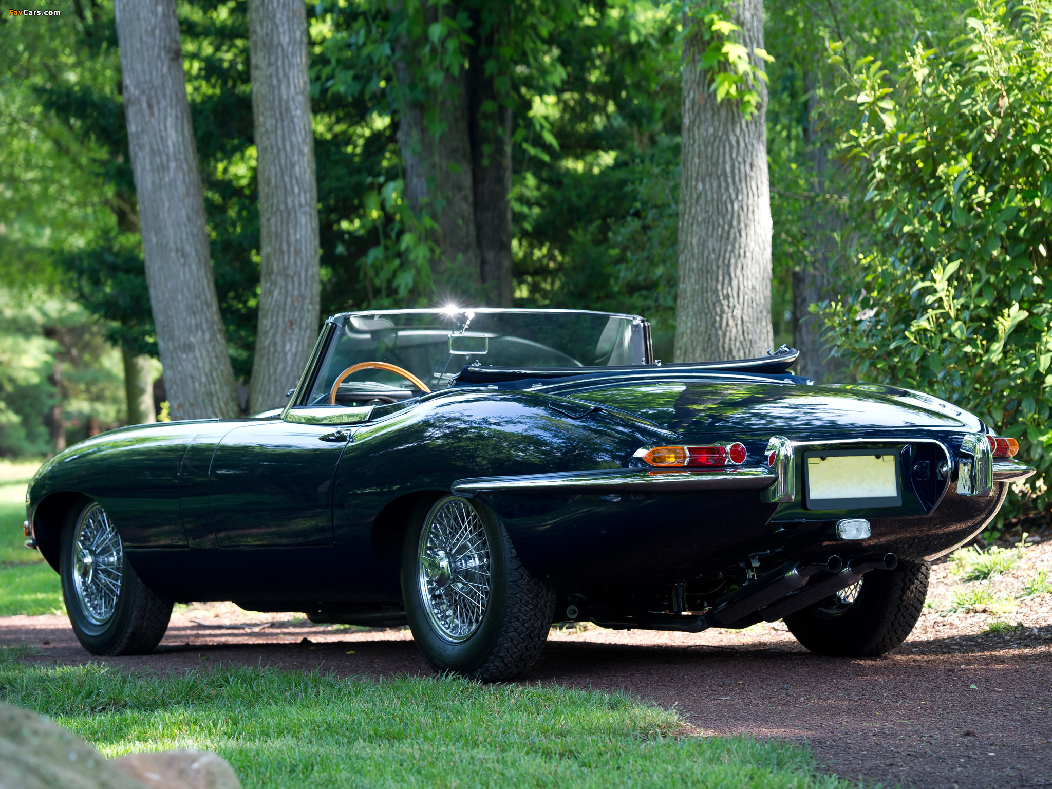 Jaguar E-Type Open Two Seater (Series I) 1961–67 pictures (2048 x 1536)