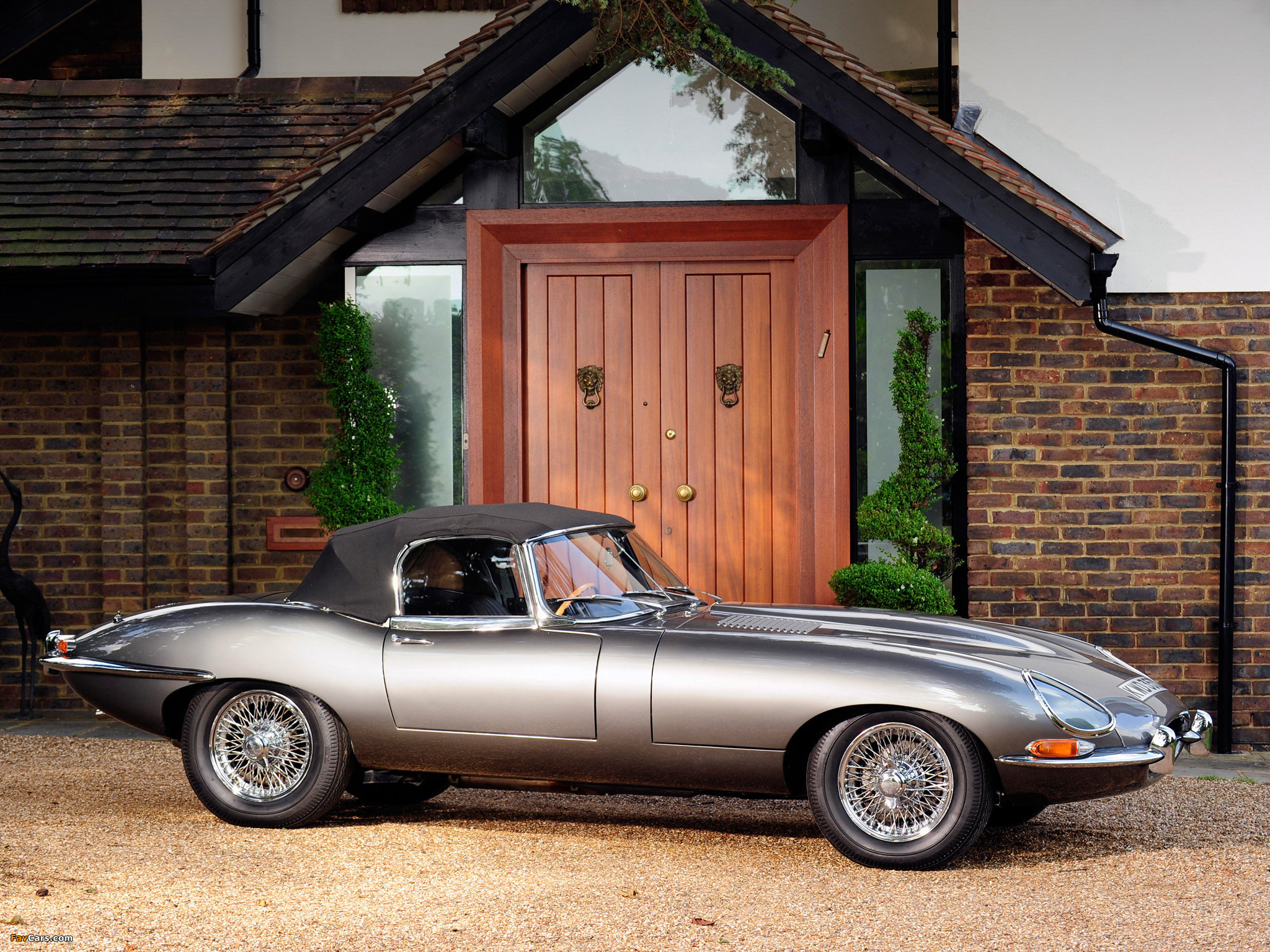 Jaguar E-Type Open Two Seater UK-spec (Series I) 1961–67 wallpapers (2048 x 1536)