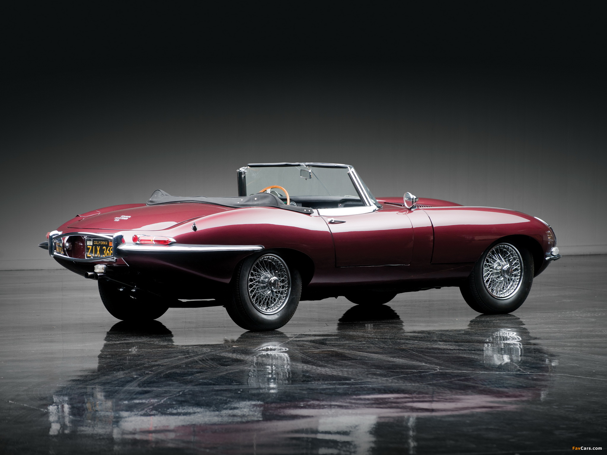 Jaguar E-Type Open Two Seater (Series I) 1967–68 wallpapers (2048 x 1536)