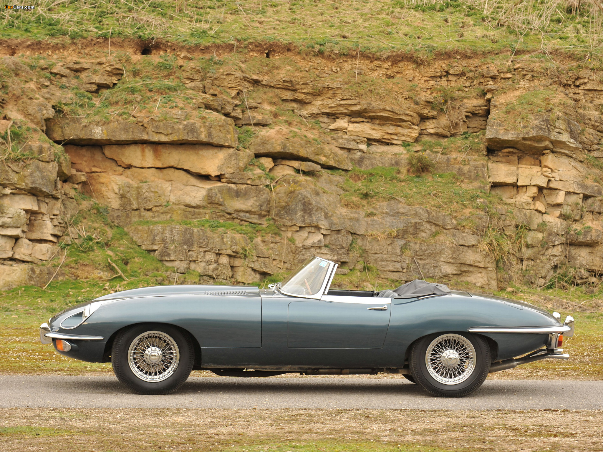 Jaguar E-Type Open Two Seater (Series II) 1968–71 images (2048 x 1536)