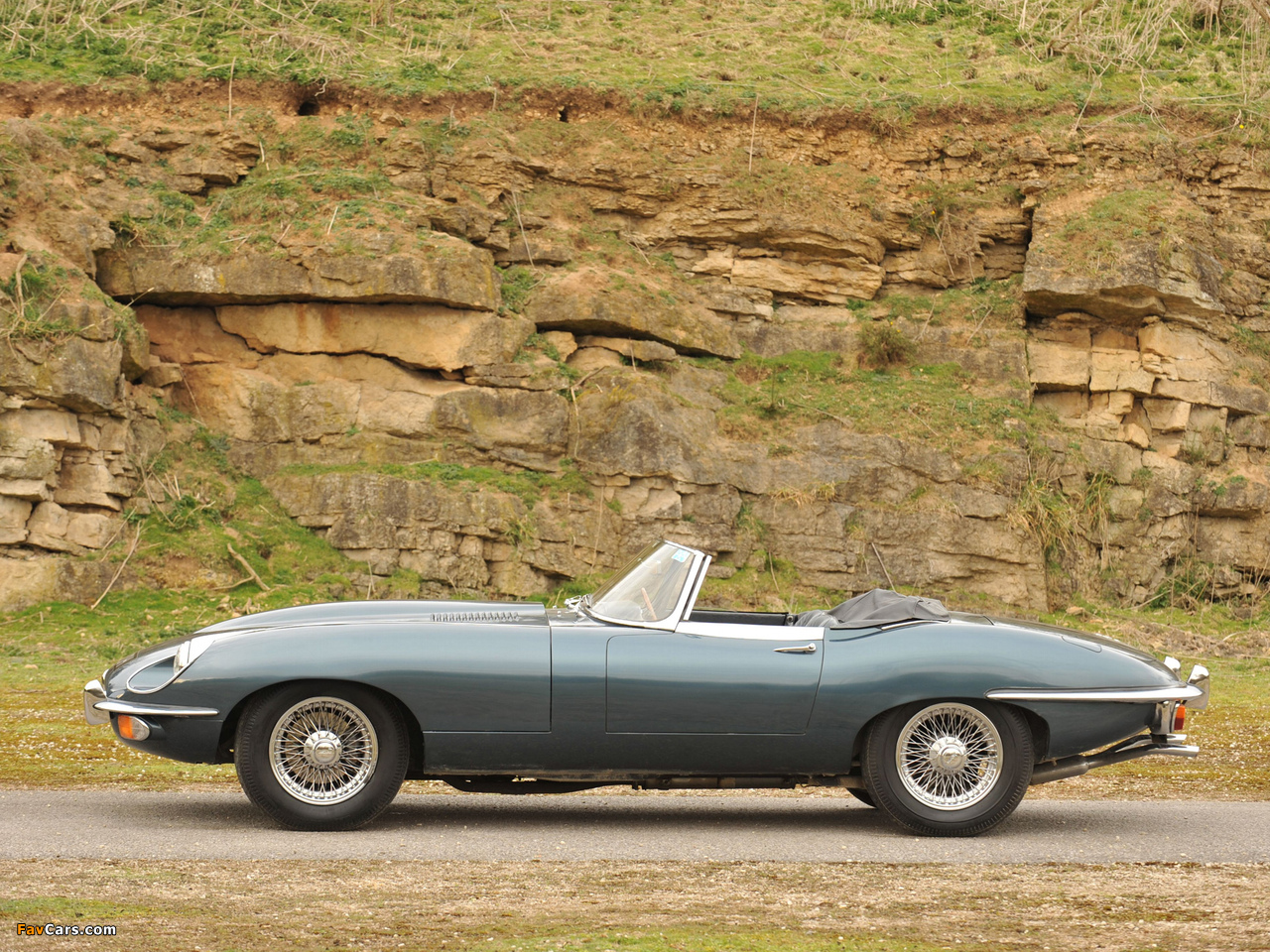 Jaguar E-Type Open Two Seater (Series II) 1968–71 images (1280 x 960)