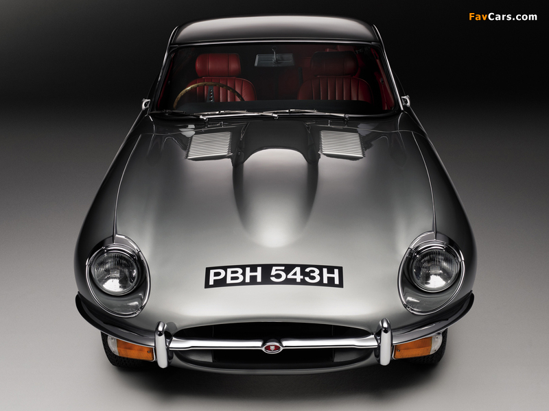 Jaguar E-Type Fixed Head Coupe (Series II) 1968–71 photos (800 x 600)