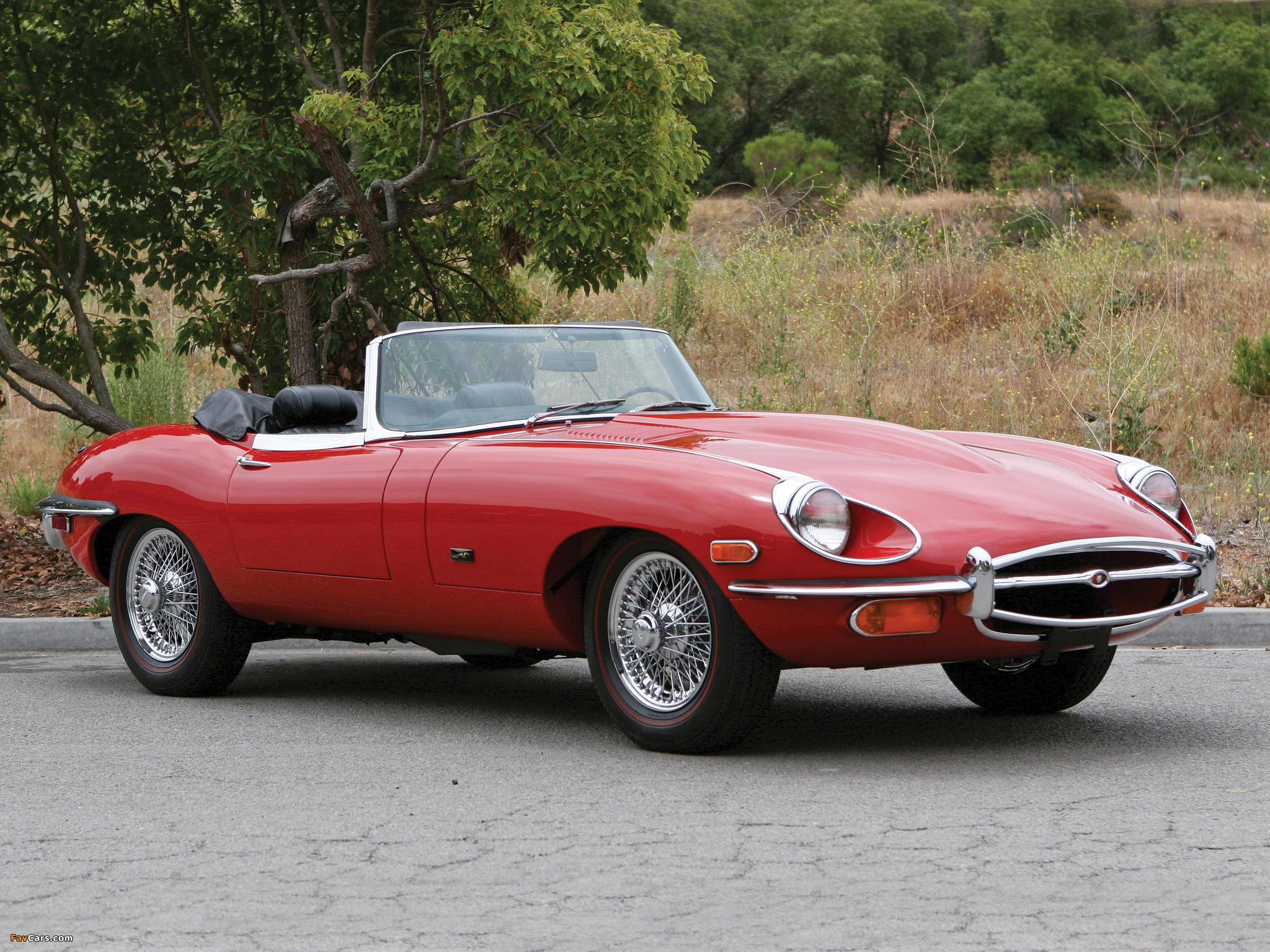 Jaguar E-Type Open Two Seater (Series II) 1968–71 pictures (2048 x 1536)
