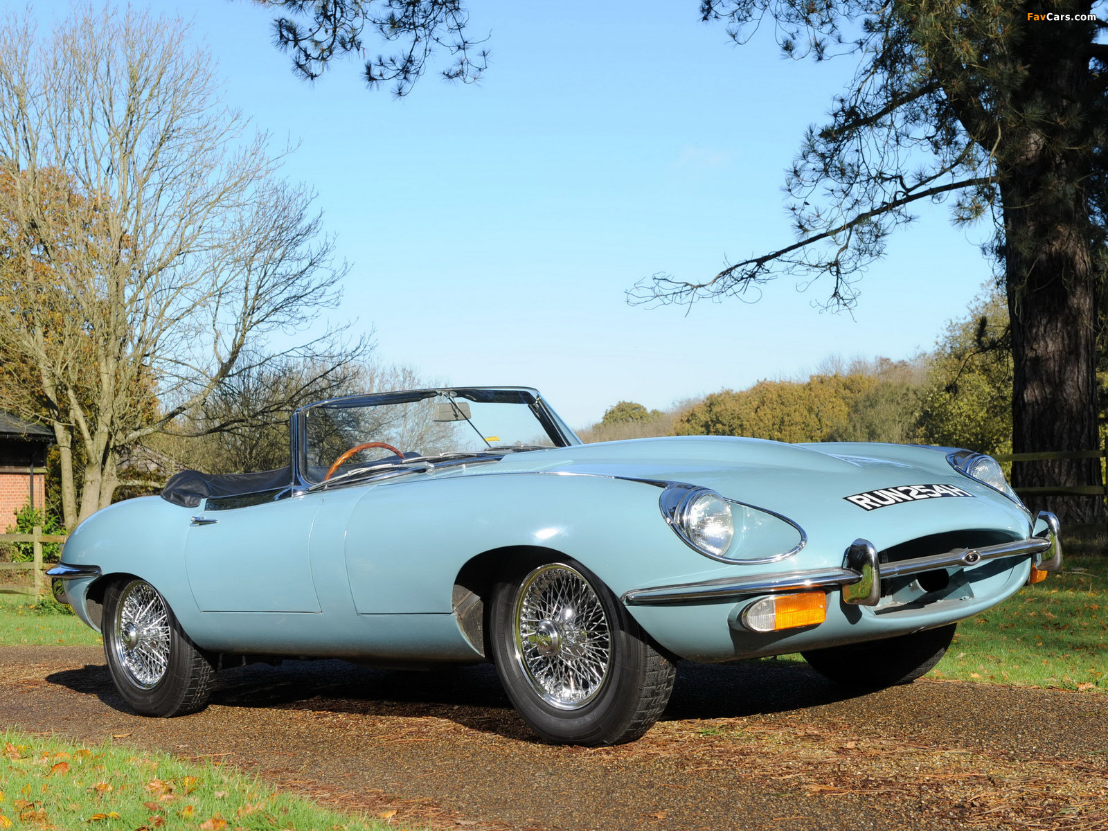 Jaguar E-Type Open Two Seater (Series II) 1968–71 pictures (1600 x 1200)