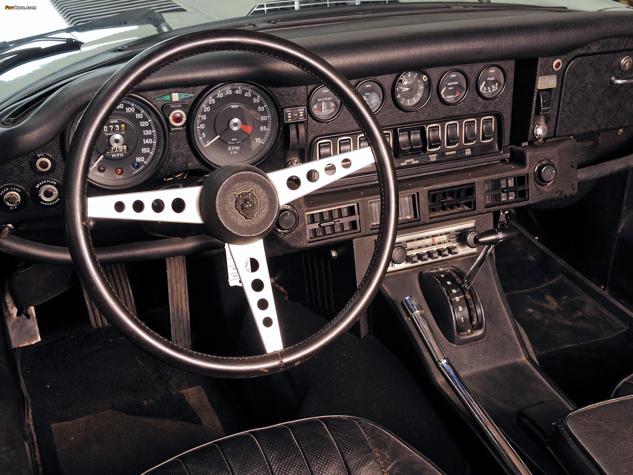 Jaguar E-Type V12 Fixed Head Coupe (Series III) 1971–75 images (2048 x 1536)