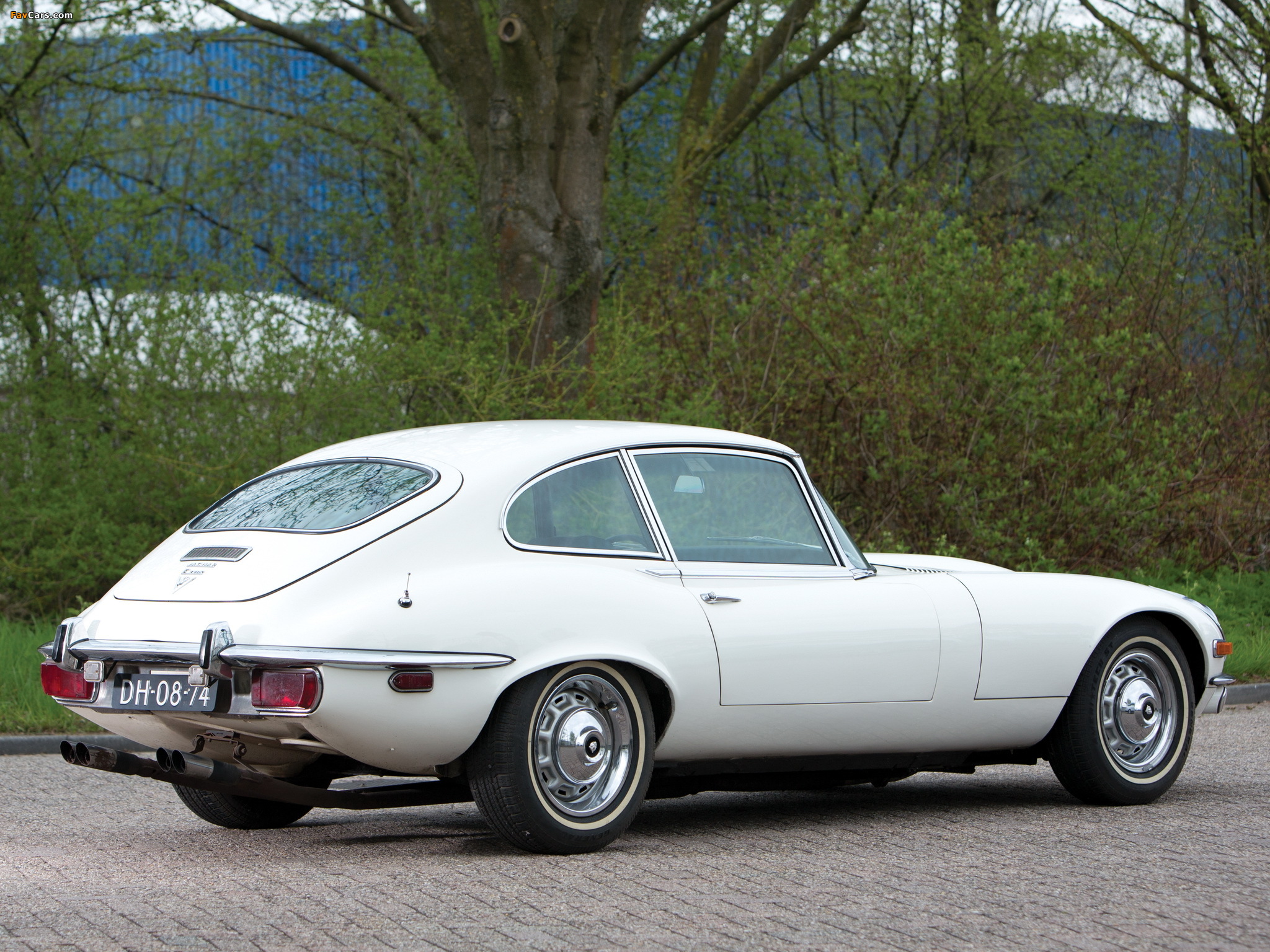 Jaguar E-Type V12 Fixed Head Coupe (Series III) 1971–75 photos (2048 x 1536)