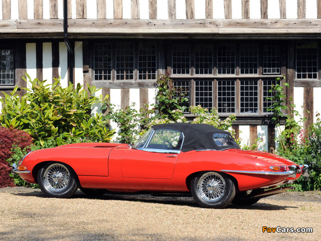 Photos of Jaguar E-Type Open Two Seater UK-spec (Series I) 1961–67 (640 x 480)