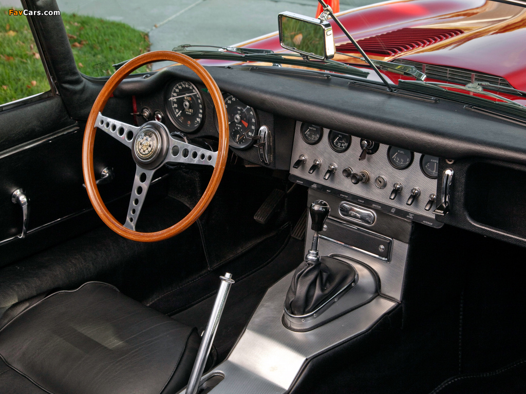 Photos of Jaguar E-Type Open Two Seater (Series I) 1961–67 (1024 x 768)
