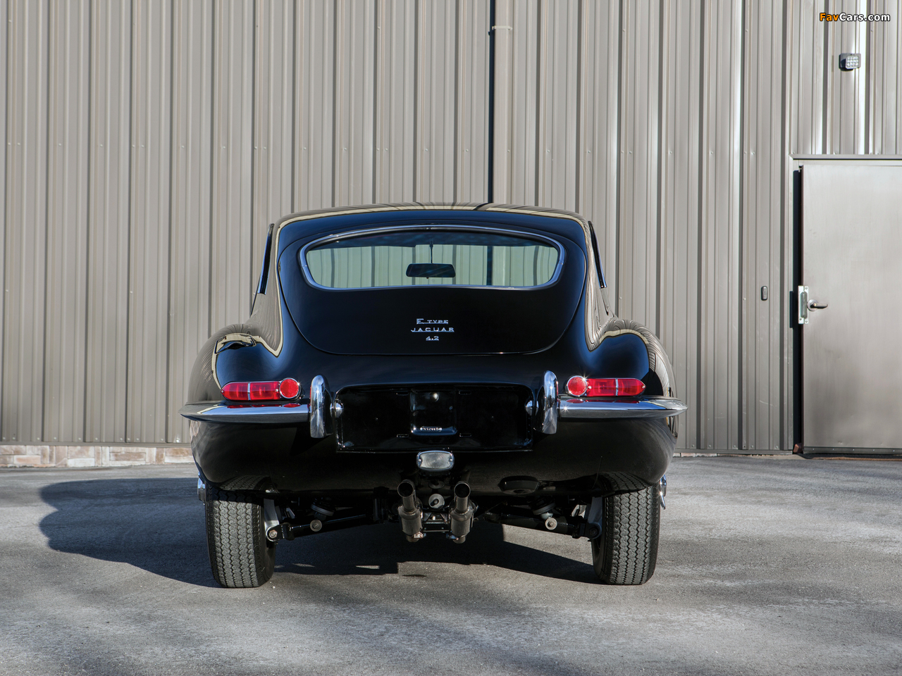 Photos of Jaguar E-Type 4.2-Litre Fixed Head Coupe US-spec (XK-E) 1964–1967 (1280 x 960)